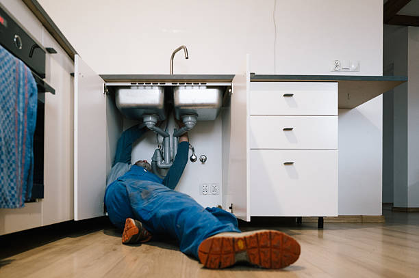 Professional Emergency Plumber technician working in Bena, VA